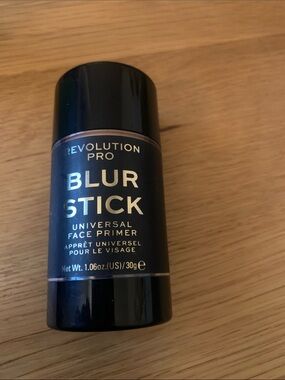 Revolution Pro Blur Stick Universal Face Primer - 30 g new